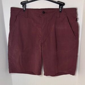 Wrangler Outdoor Men’s  Burgundy Shorts size 38